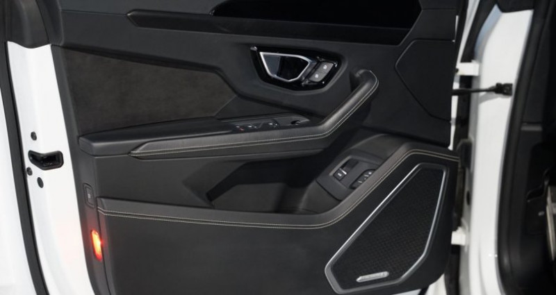 Lamborghini Urus | BIANCO MONOCERUS SENSONUM TOIT PANORAMIQUE Caméra 360° HUD 2022 - photo n°7 Lamborghini Urus | BIANCO MONOCERUS SENSONUM TOIT PANORAMIQUE Caméra 360° HUD  occasion à Saint Michel Sur orge - photo n°7